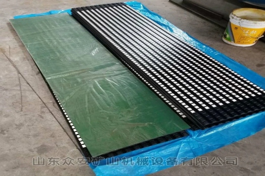 打造卓越耐磨性能，20mm陶瓷膠板輸送機滾筒熱硫化包膠