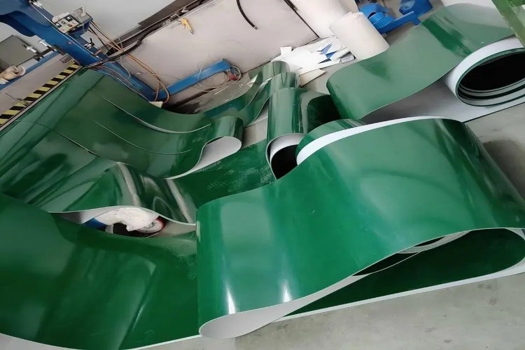 PVC擋板輸送帶供應，可靠耐油，果蔬專用提升效率