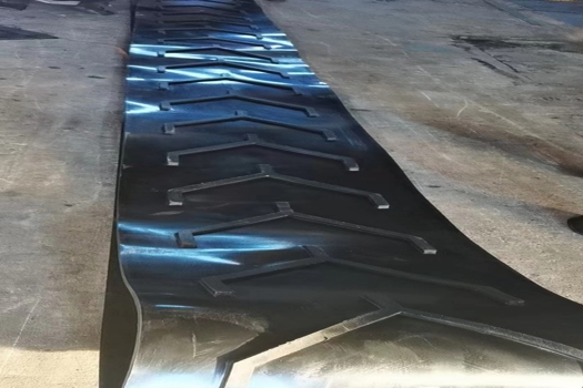 柏林黑色輕型米釘防滑輸送帶，定制傳送帶，傳輸帶