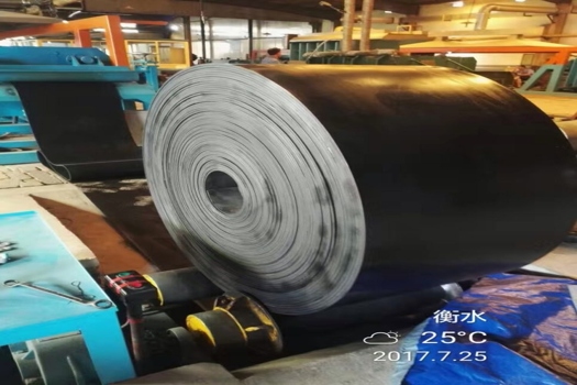 銘冠橡膠凹人字花紋輸送帶B=800，提升運輸效率的首選