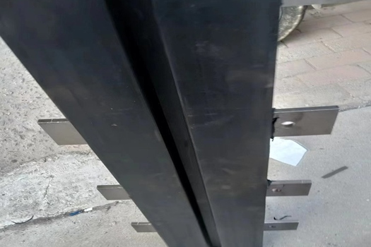 誠宇廠家專業訂制鋼廠翻車機磨耗板，橡膠減震墊塊與異形件加工