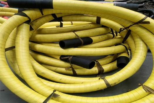 法蘭耐磨編織纏繞管，大口徑疏浚膠管專業制造，耐酸堿噴砂管輸送專家