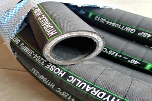 4SP鋼絲纏繞高壓膠管，工程機械車輛專用，液壓設備高效油管總成